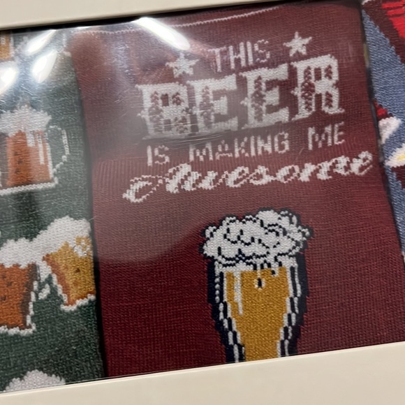 NWT fancy beer related crew socks - Picture 6 of 7